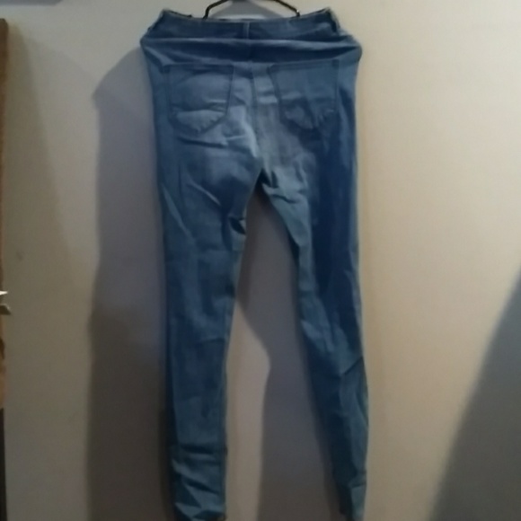 H& M Divided Ripped Jeans - Picture 2 of 2